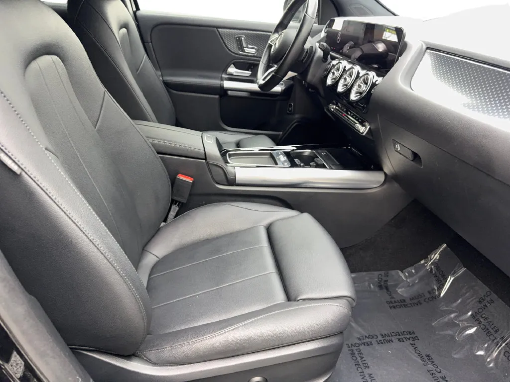 Mercedes-Benz GLA photo 44