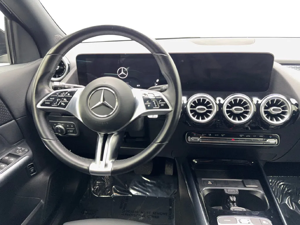 Mercedes-Benz GLA photo 52