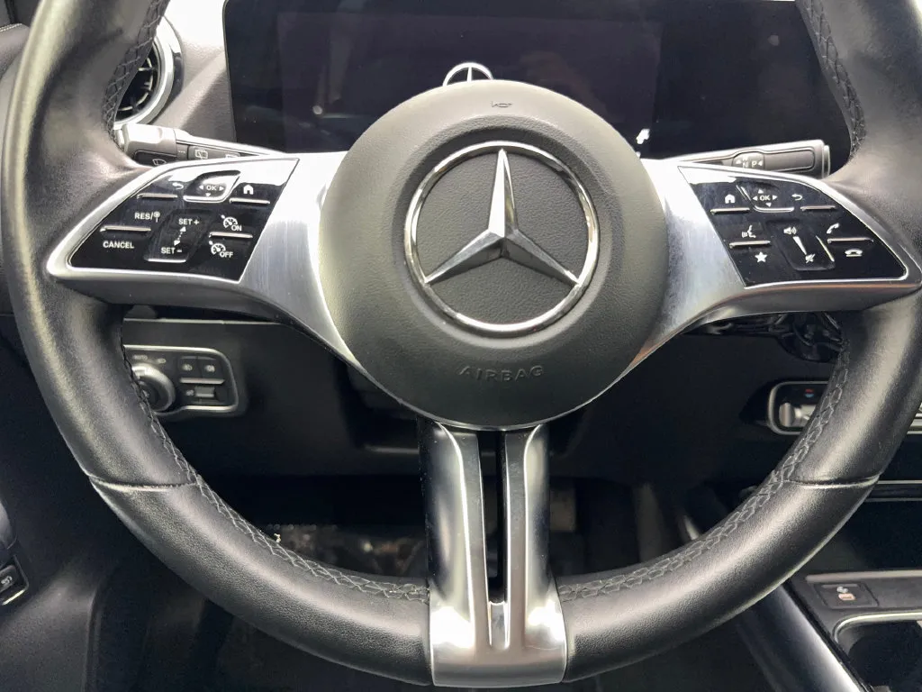 Mercedes-Benz GLA photo 56