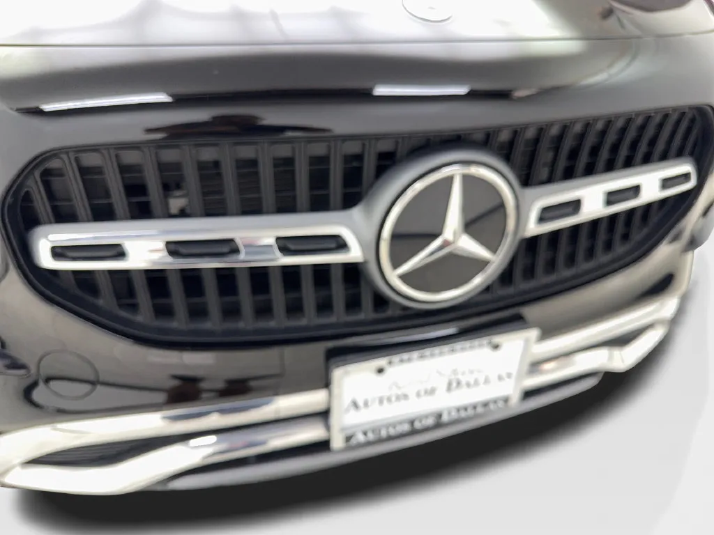 Mercedes-Benz GLA photo 26
