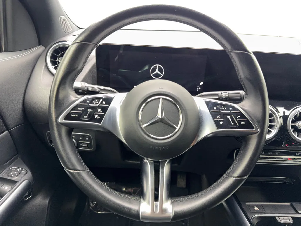 Mercedes-Benz GLA photo 55