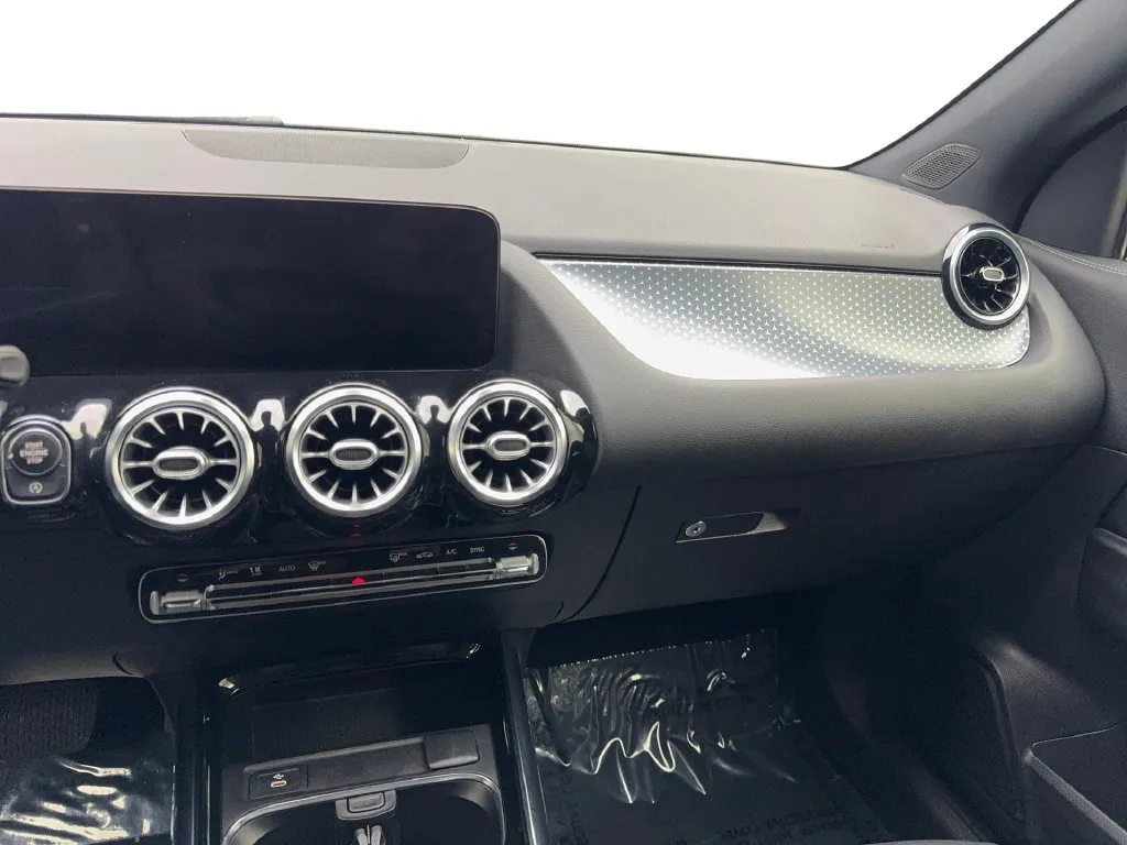 Mercedes-Benz GLA photo 53