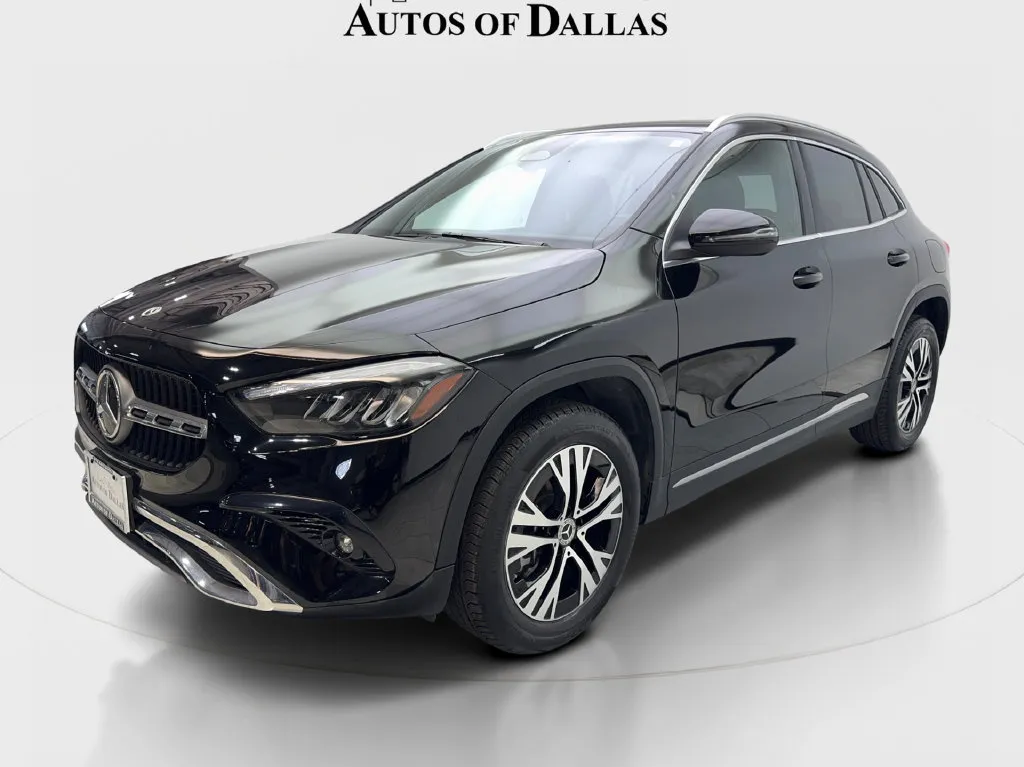 Mercedes-Benz GLA photo 3