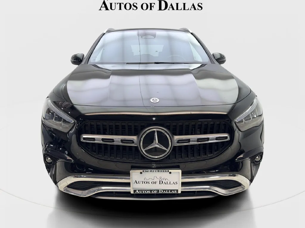 Mercedes-Benz GLA photo 4