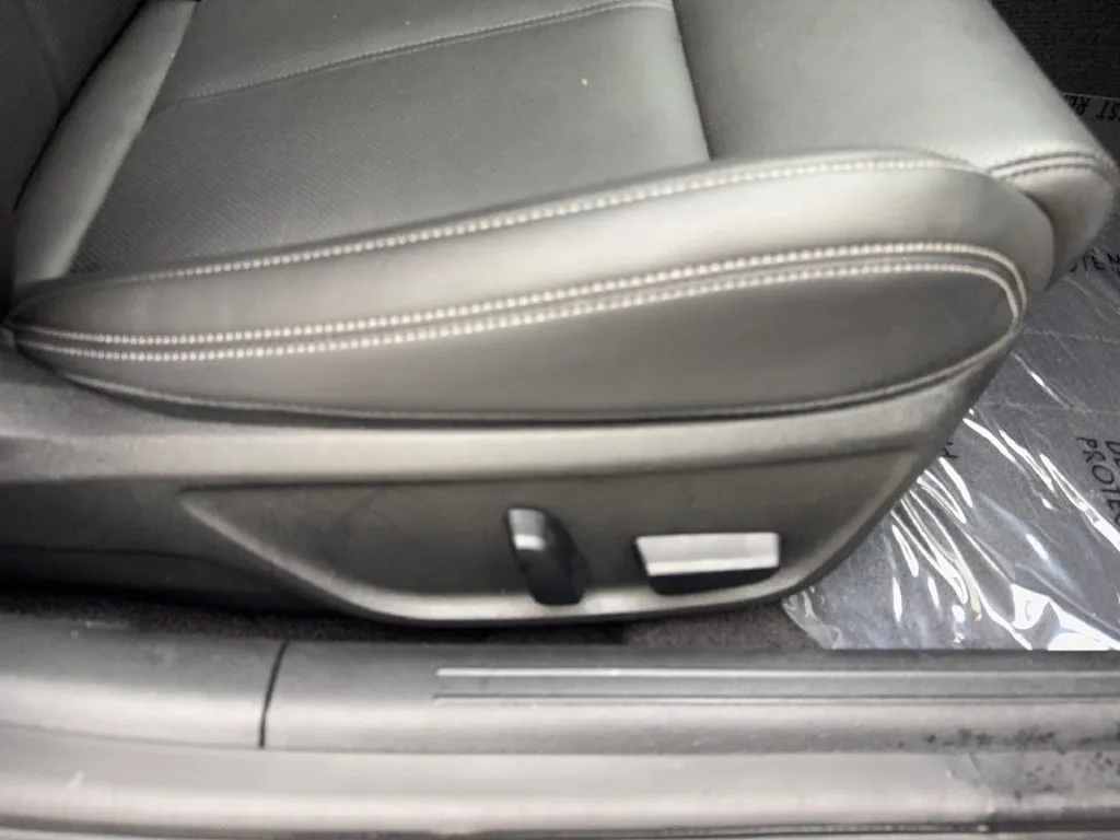 Genesis G70 photo 49