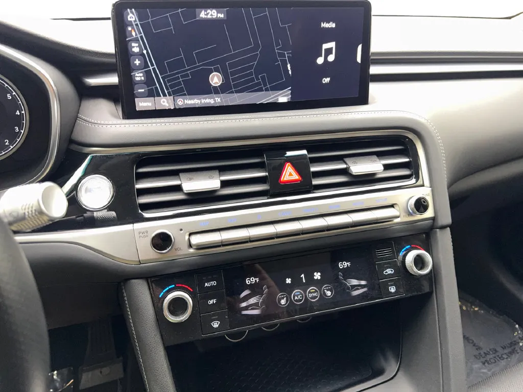 Genesis G70 photo 63