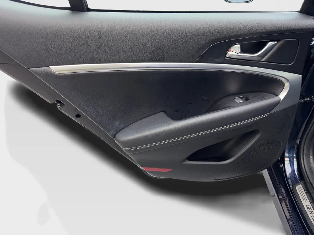 Genesis G70 photo 39