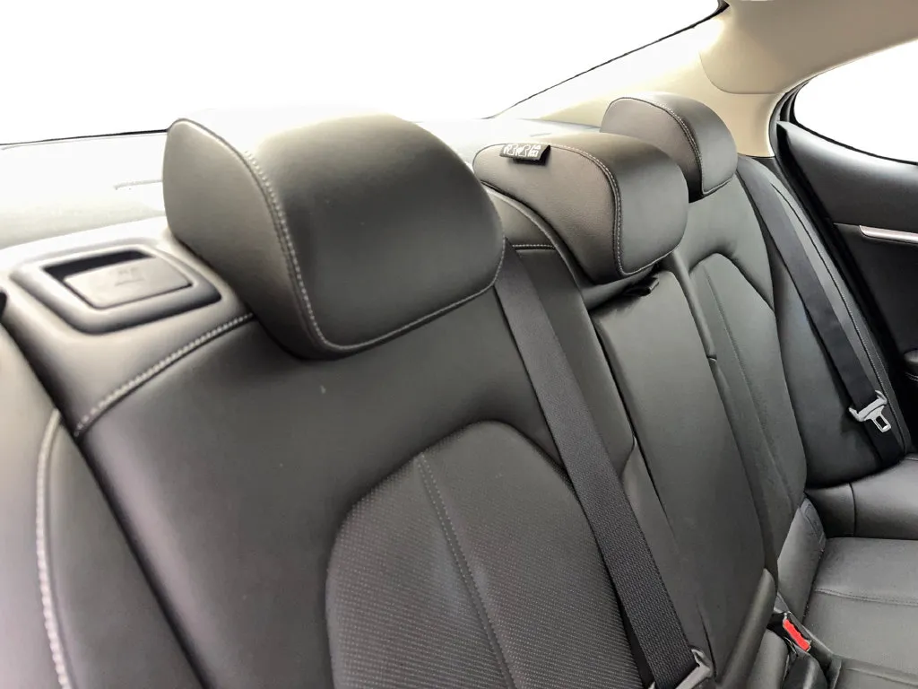 Genesis G70 photo 42