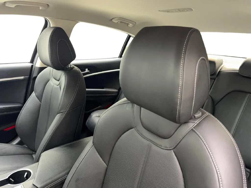 Genesis G70 photo 29