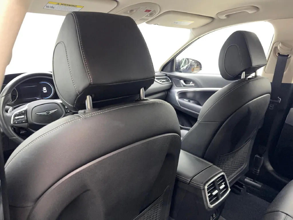 Genesis G70 photo 37