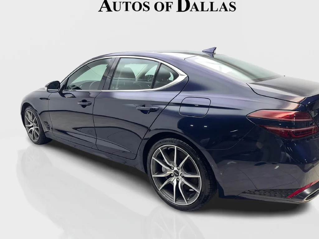 Genesis G70 photo 16