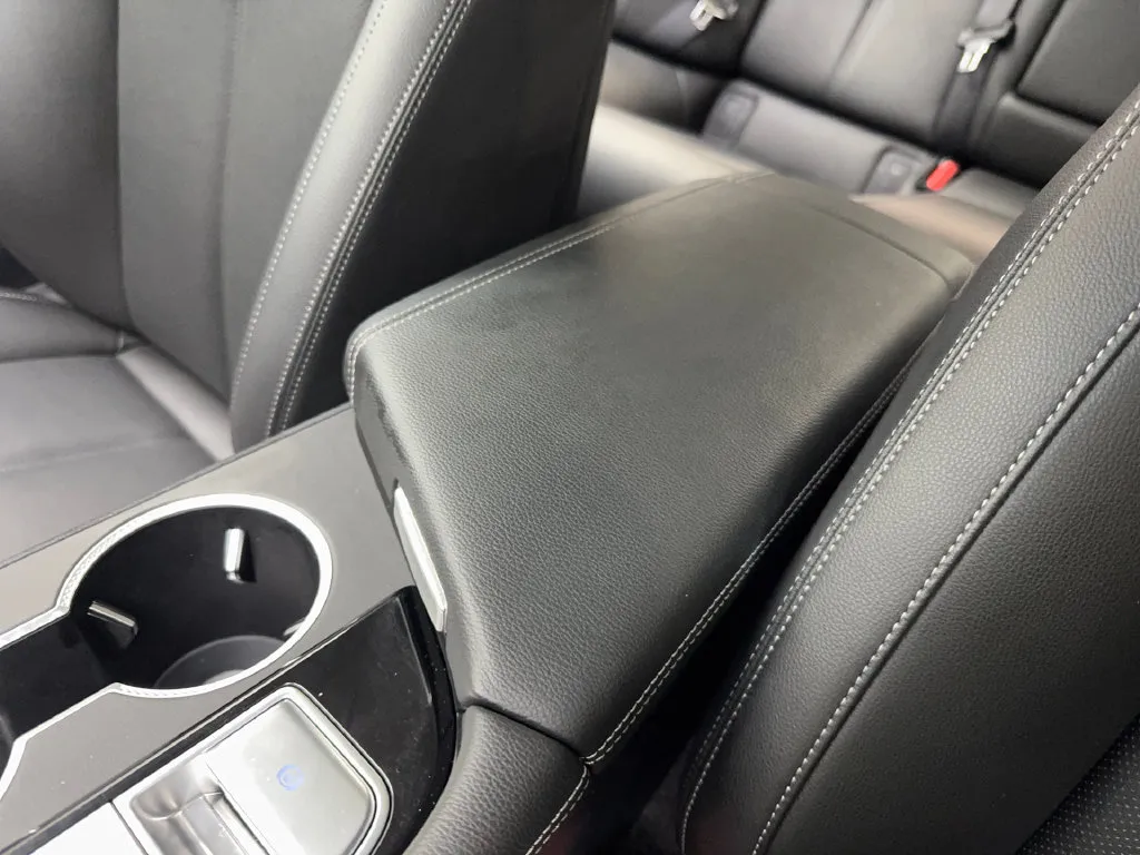 Genesis G70 photo 73
