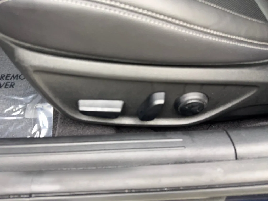 Genesis G70 photo 32