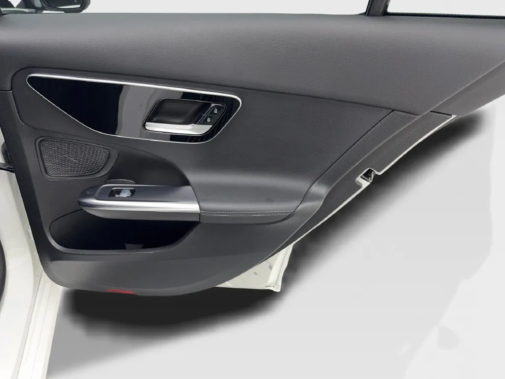 Mercedes-Benz C-Class photo 42