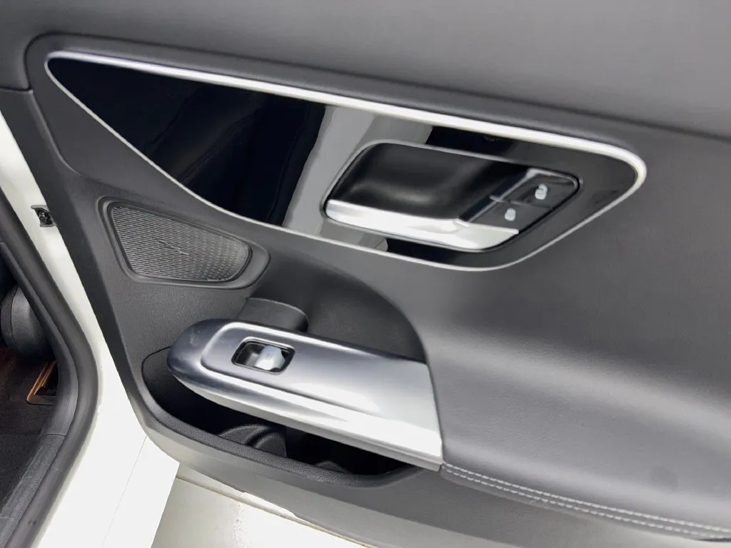 Mercedes-Benz C-Class photo 43