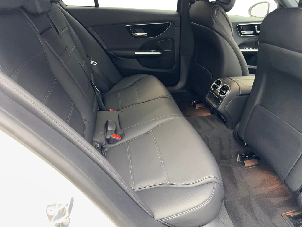 Mercedes-Benz C-Class photo 39