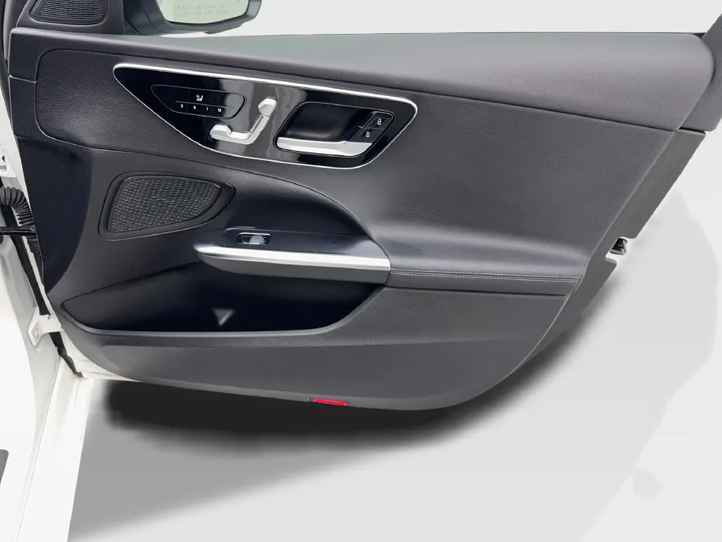 Mercedes-Benz C-Class photo 47