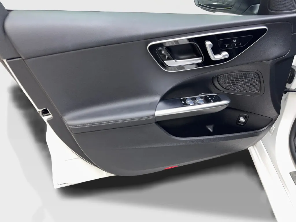 Mercedes-Benz C-Class photo 30
