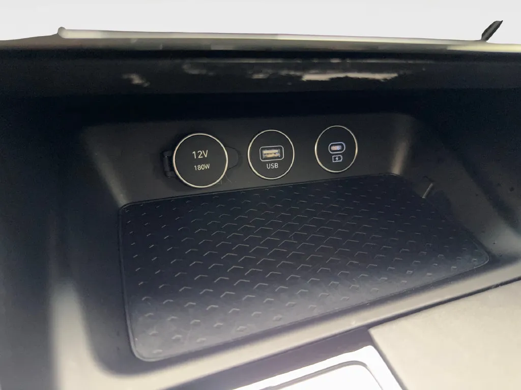Genesis G70 photo 69