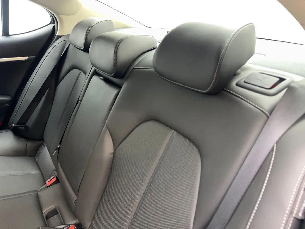 Genesis G70 photo 36