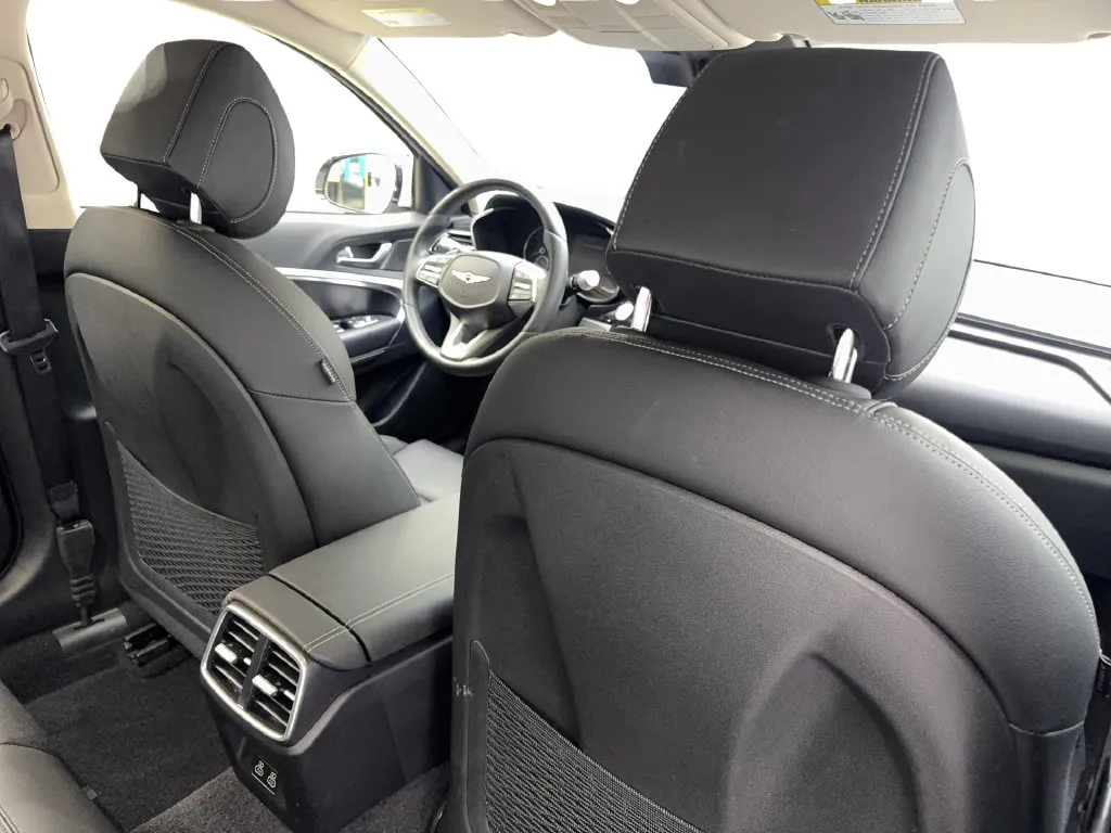 Genesis G70 photo 43