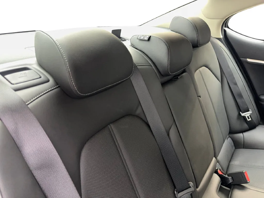 Genesis G70 photo 42