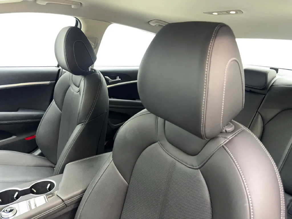 Genesis G70 photo 29