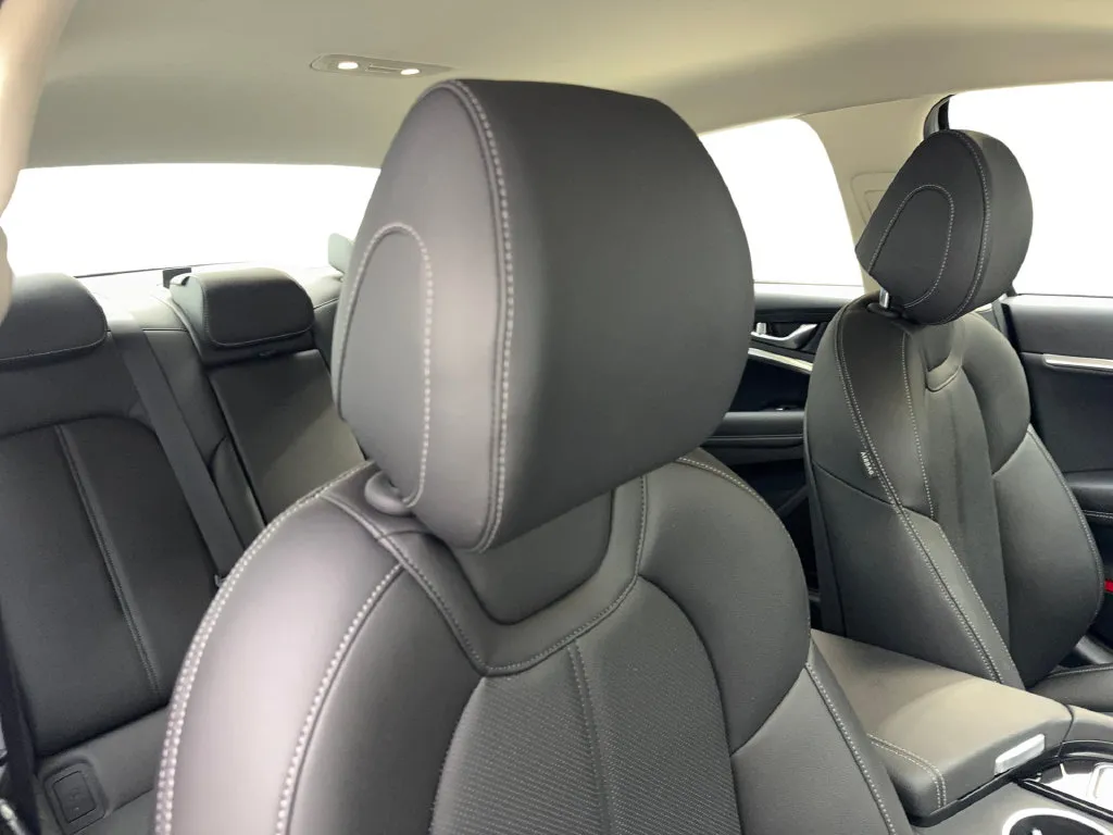 Genesis G70 photo 47