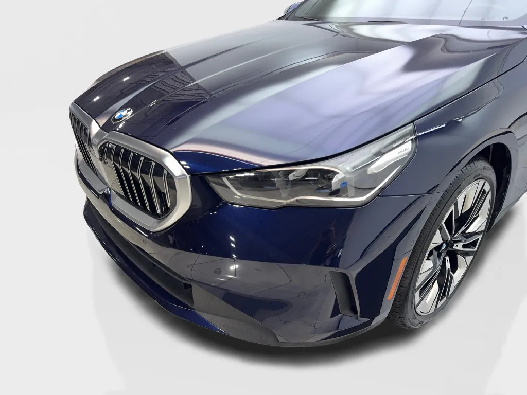 BMW 5 Series photo 18