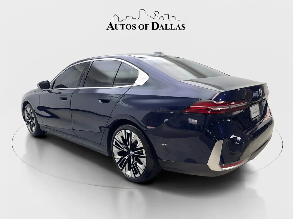 BMW 5 Series photo 10