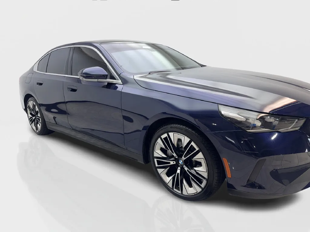 BMW 5 Series photo 14
