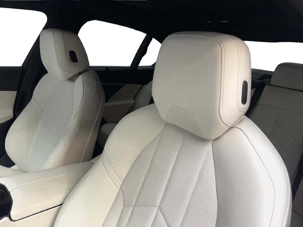 BMW 5 Series photo 29