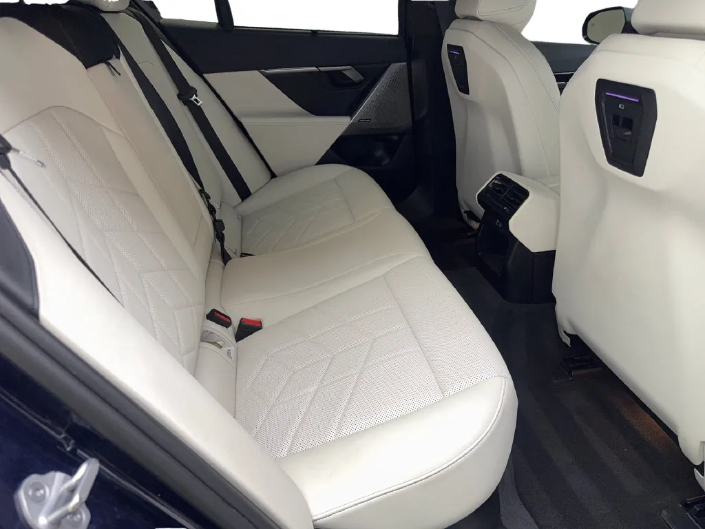 BMW 5 Series photo 41