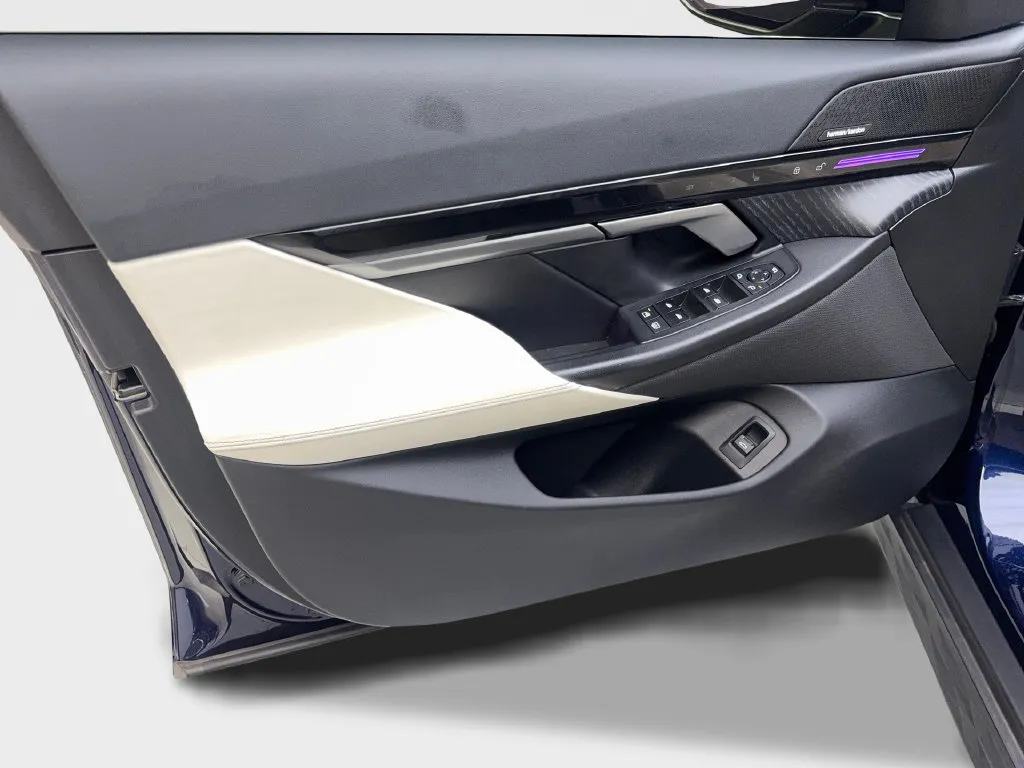 BMW 5 Series photo 33