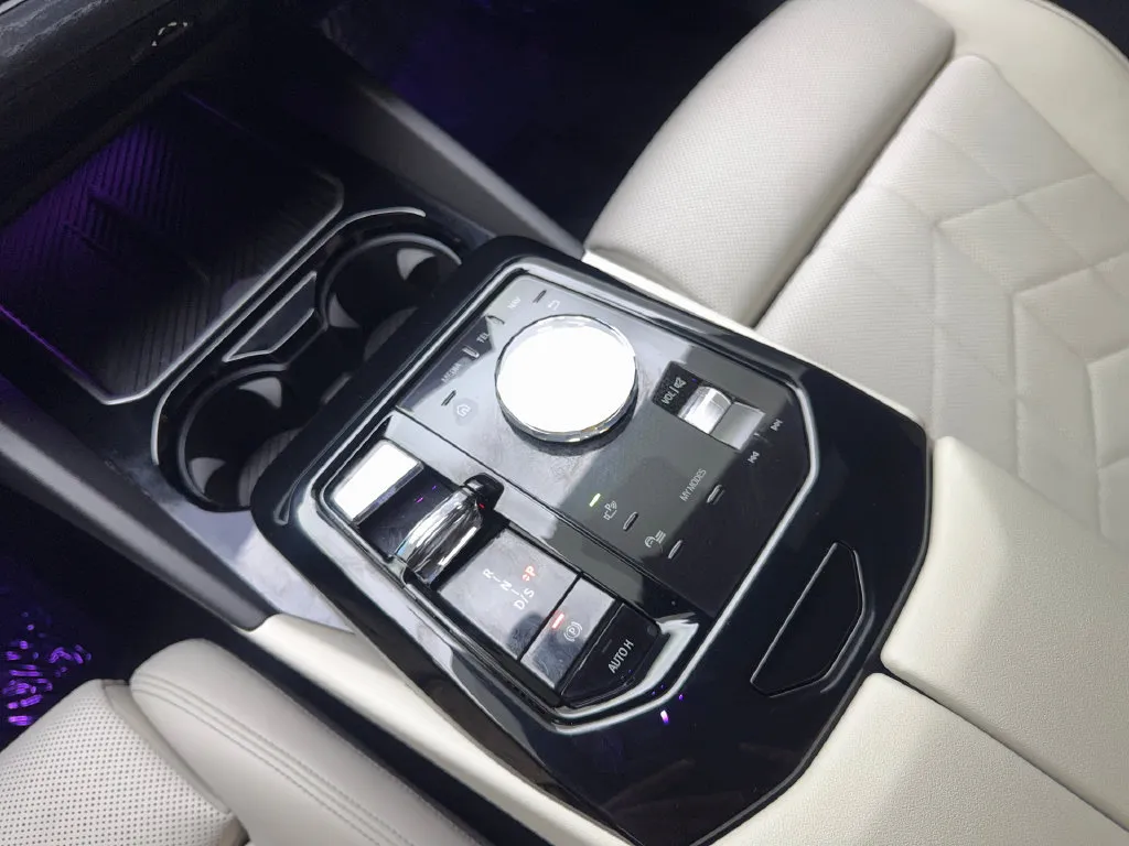 BMW 5 Series photo 70