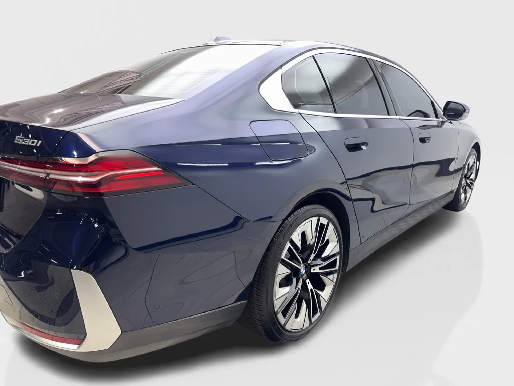 BMW 5 Series photo 15