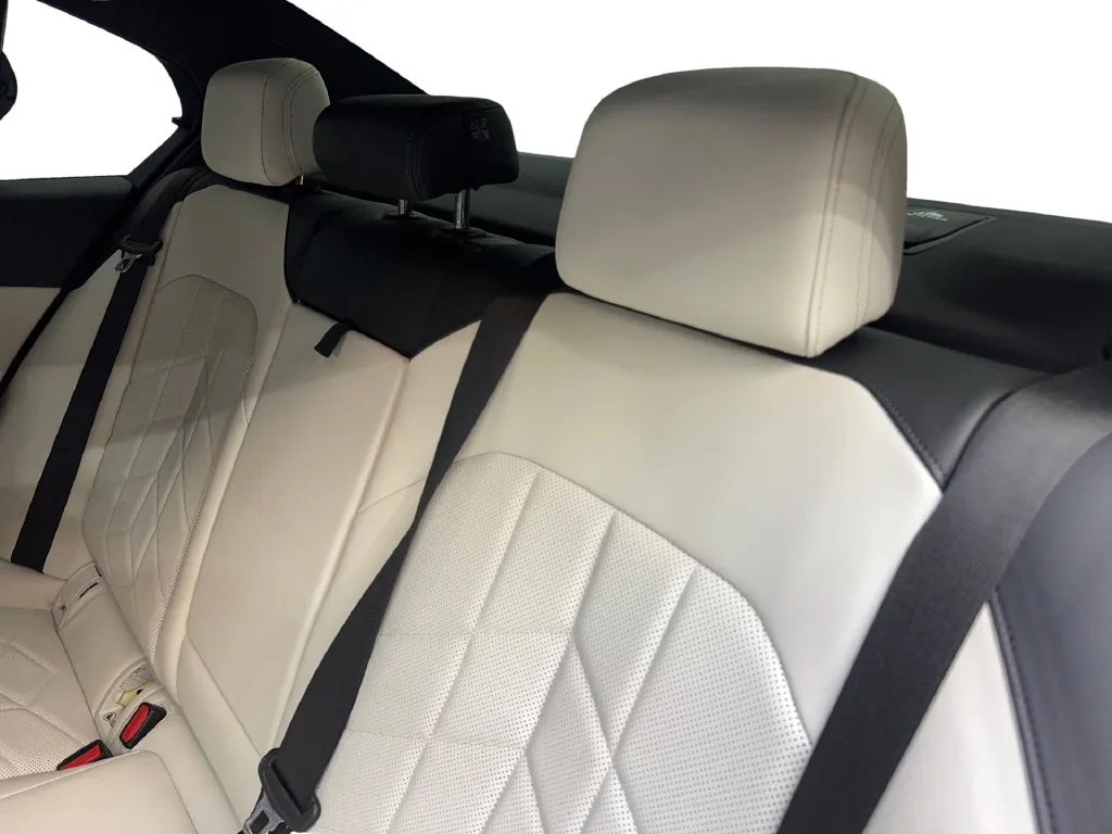 BMW 5 Series photo 36