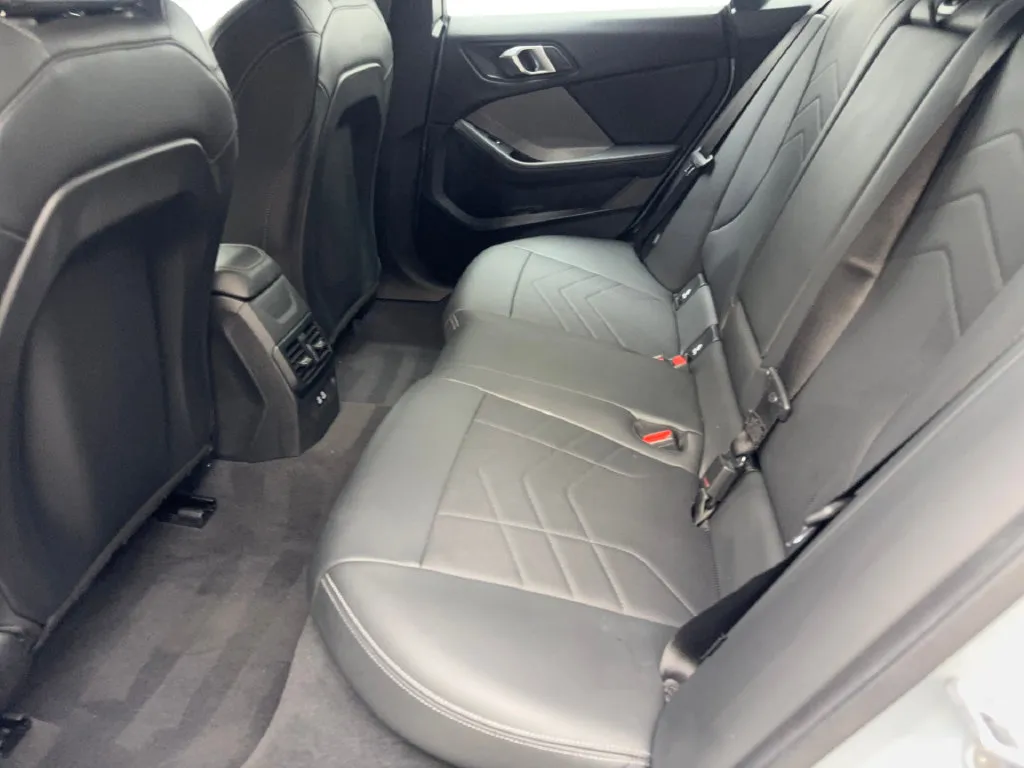 BMW 2 Series photo 33