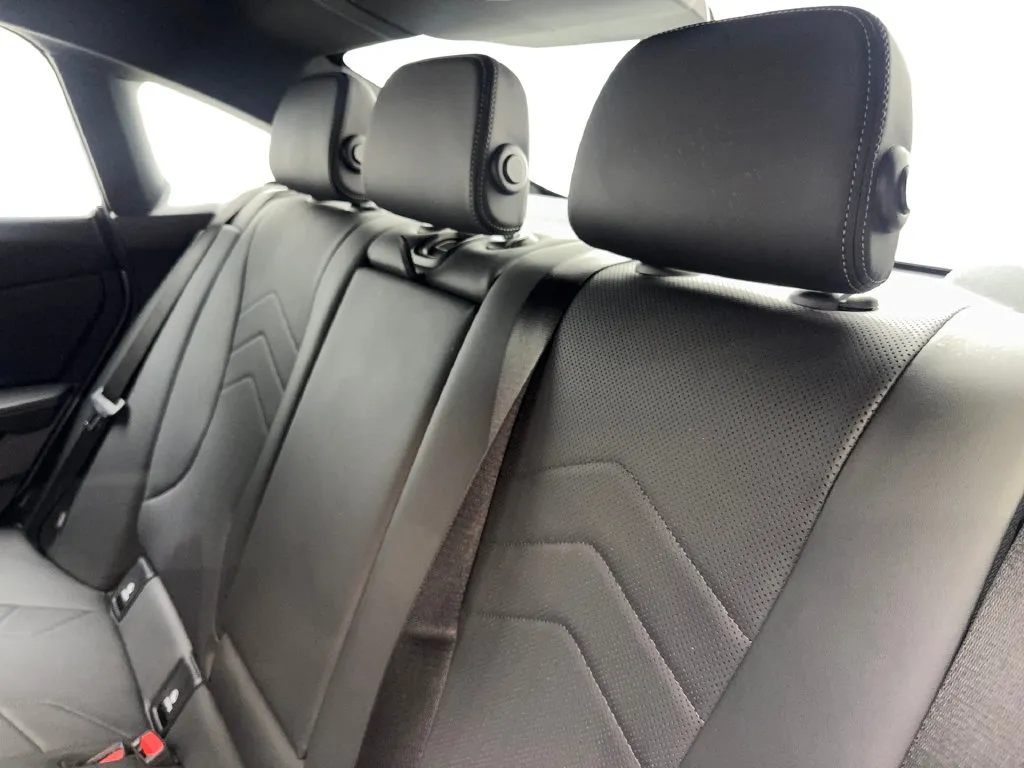 BMW 2 Series photo 34
