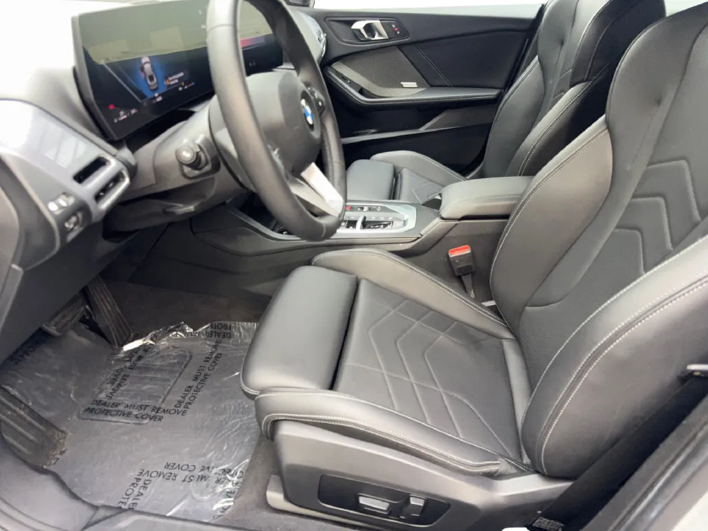 BMW 2 Series photo 28