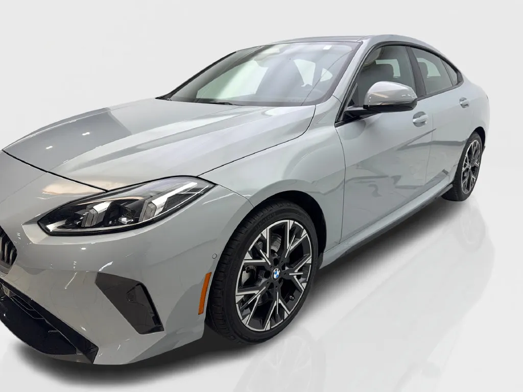 BMW 2 Series photo 12