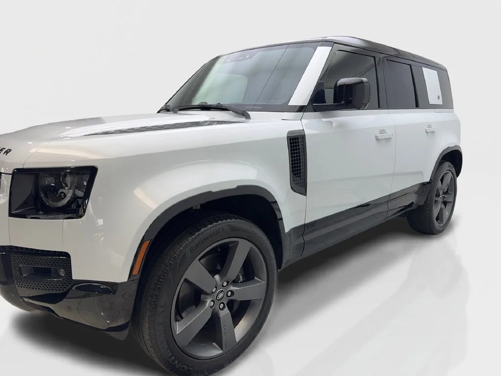 2023 Land Rover Defender V8 - Photo 12