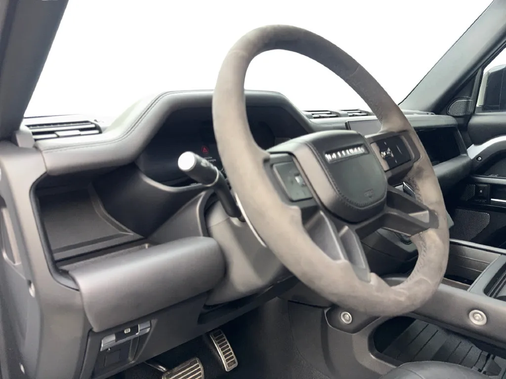 2023 Land Rover Defender V8 - Photo 52