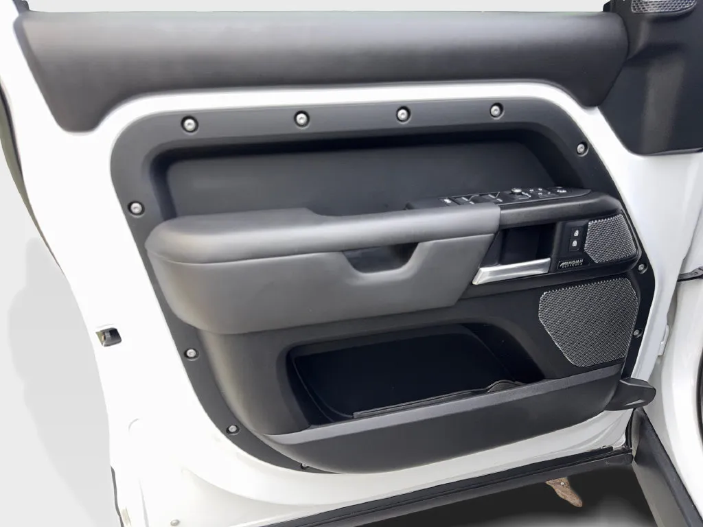 2023 Land Rover Defender V8 - Photo 33