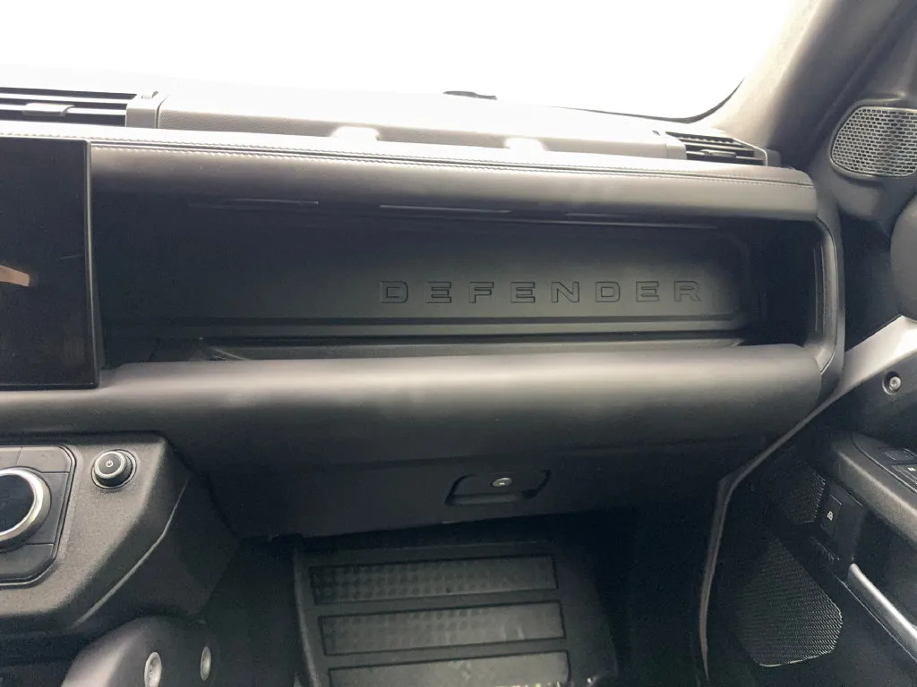 2023 Land Rover Defender V8 - Photo 60