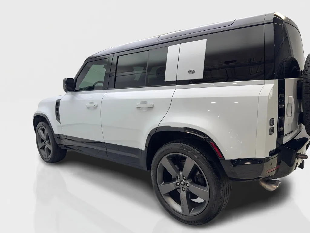 2023 Land Rover Defender V8 - Photo 16