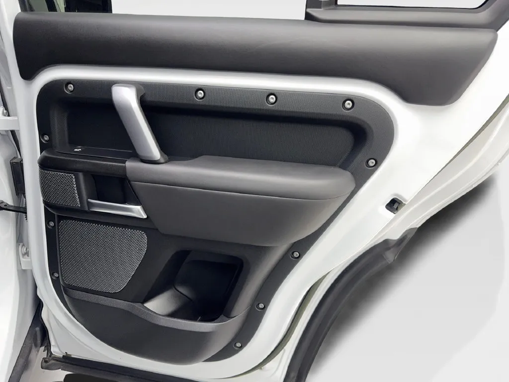 2023 Land Rover Defender V8 - Photo 44