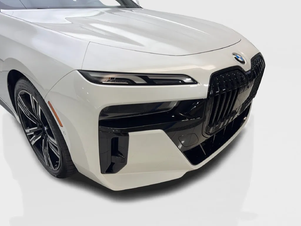 BMW 7 Series photo 19