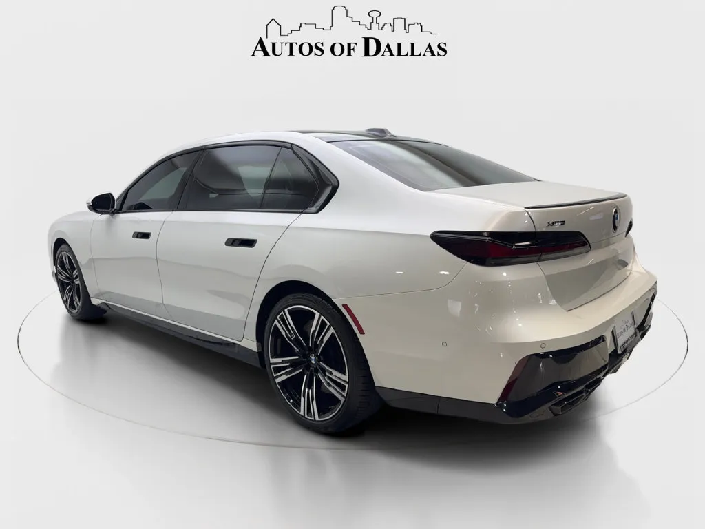 BMW 7 Series photo 10