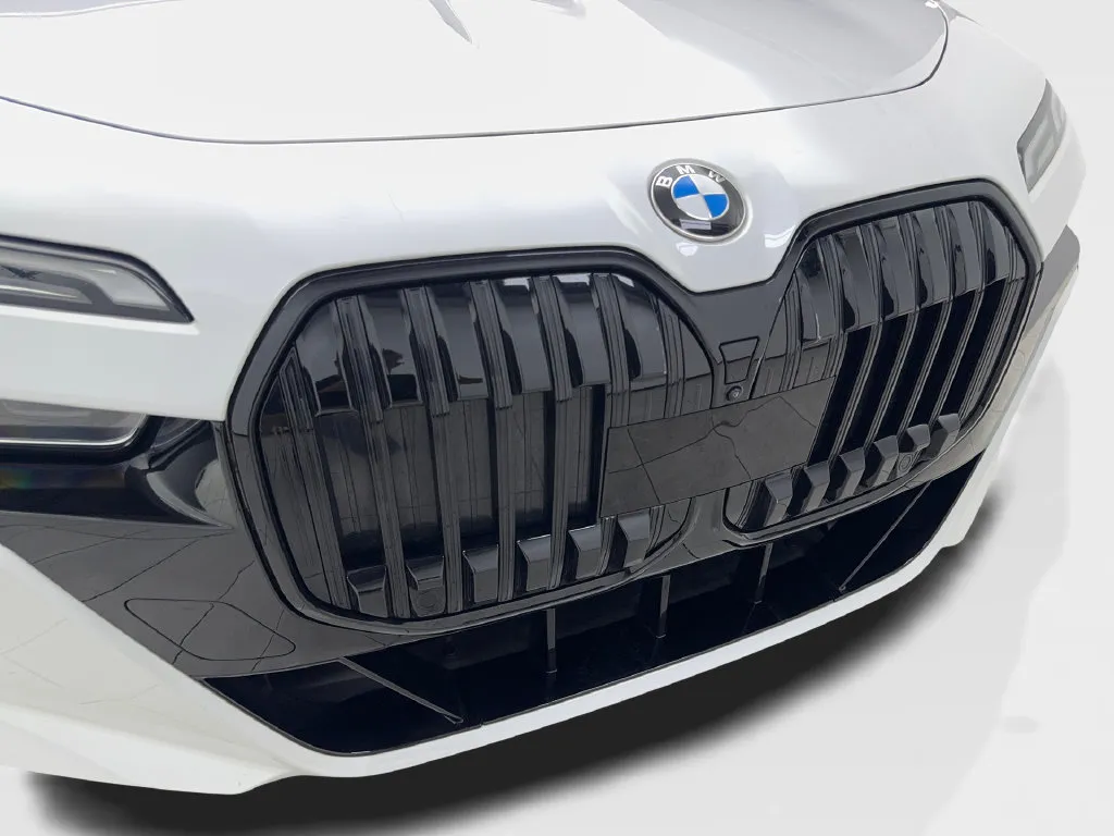 BMW 7 Series photo 27